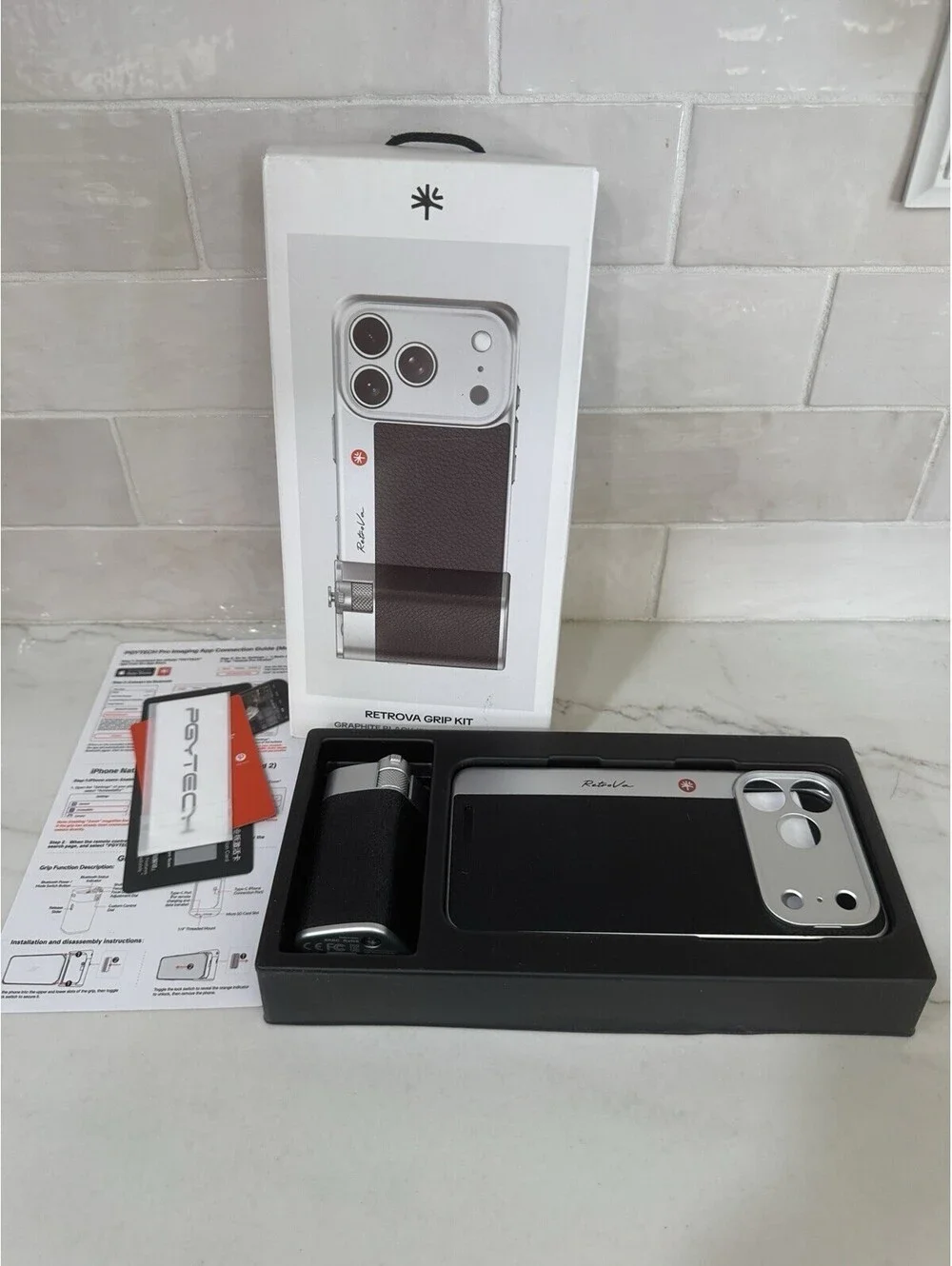 PGYTECH Retrova iPhone 17 Pro Max Camera Grip Kit